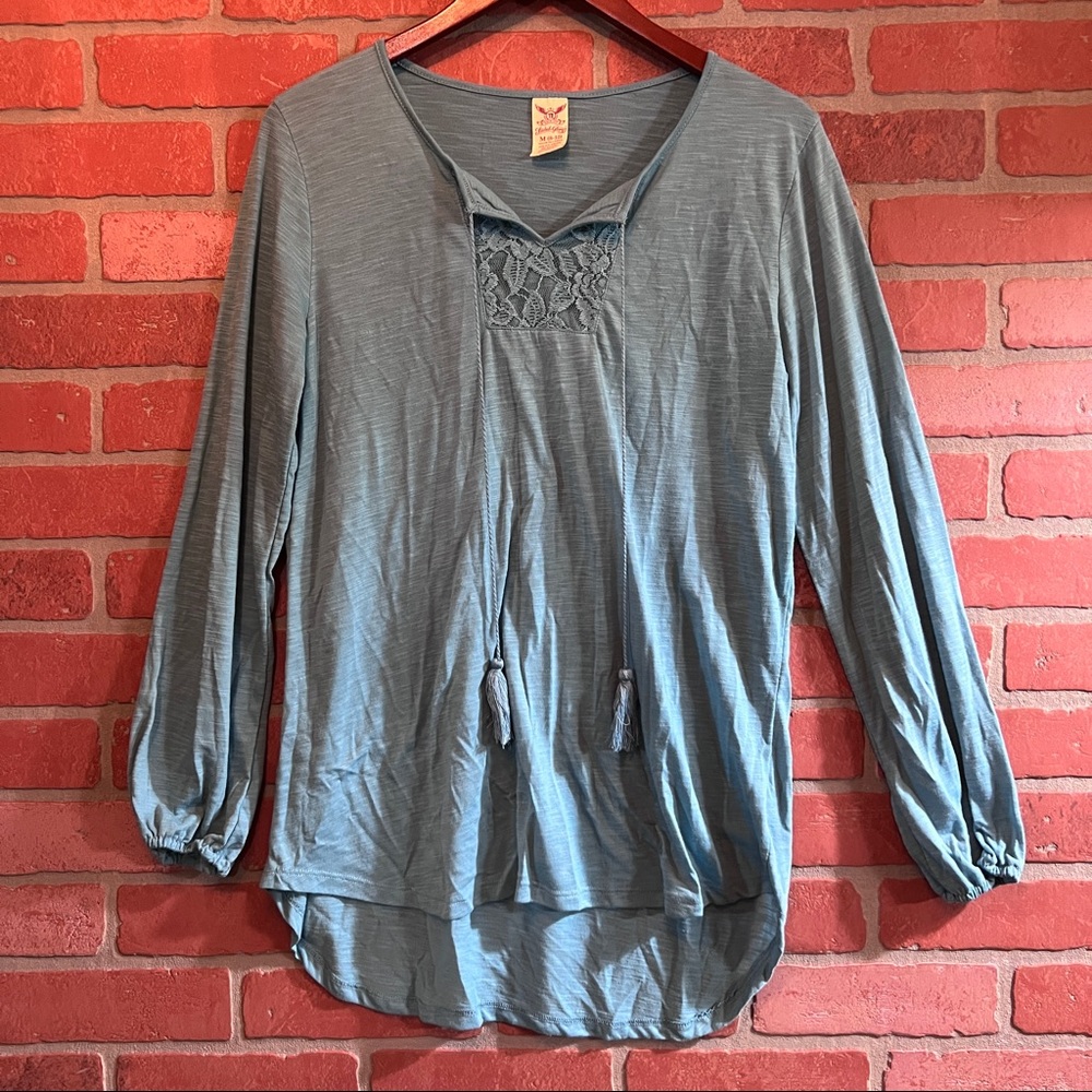 Cute Hensley Style Top with Tassles
